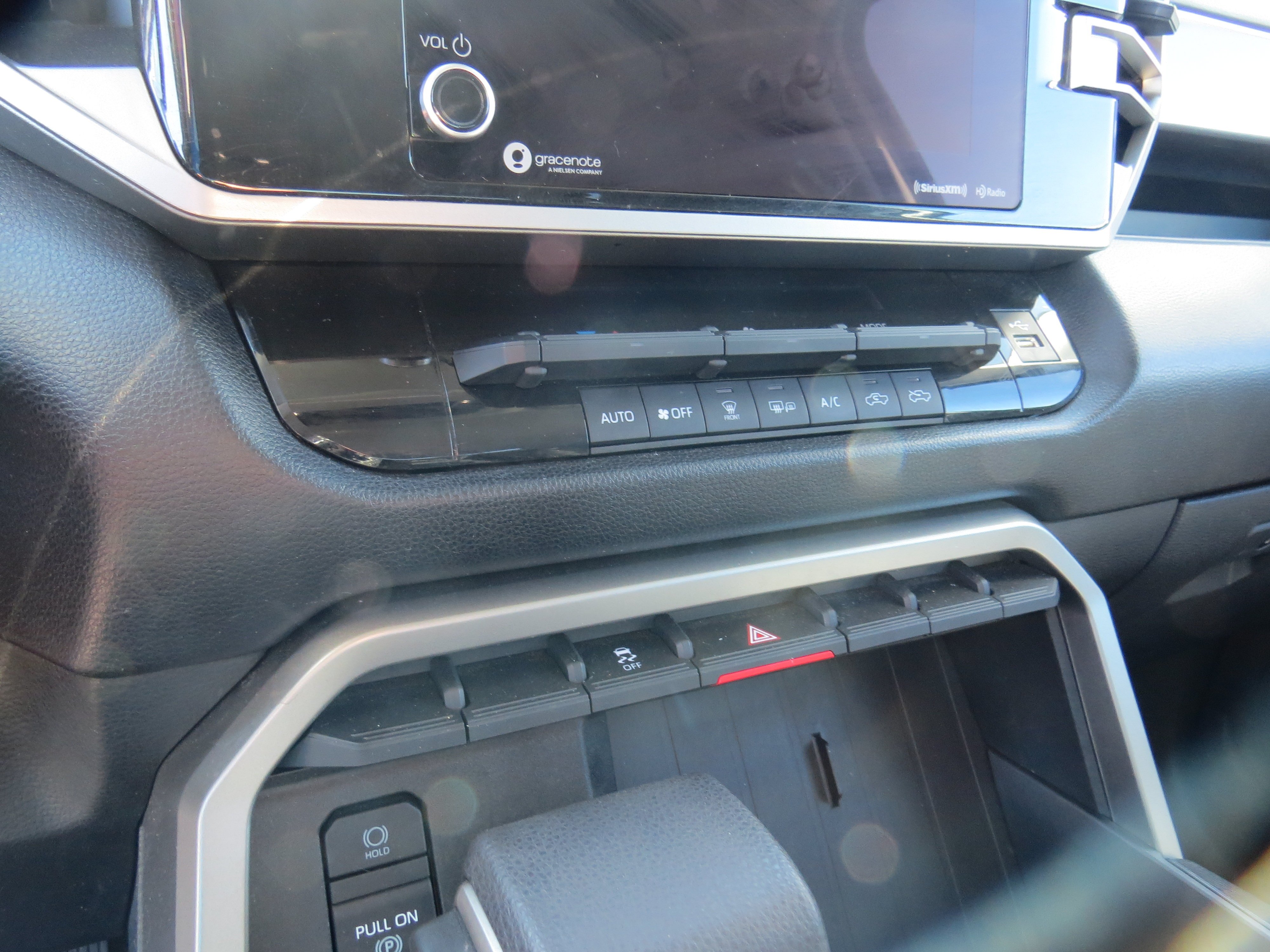 Used 2023  Toyota SR5 image 19