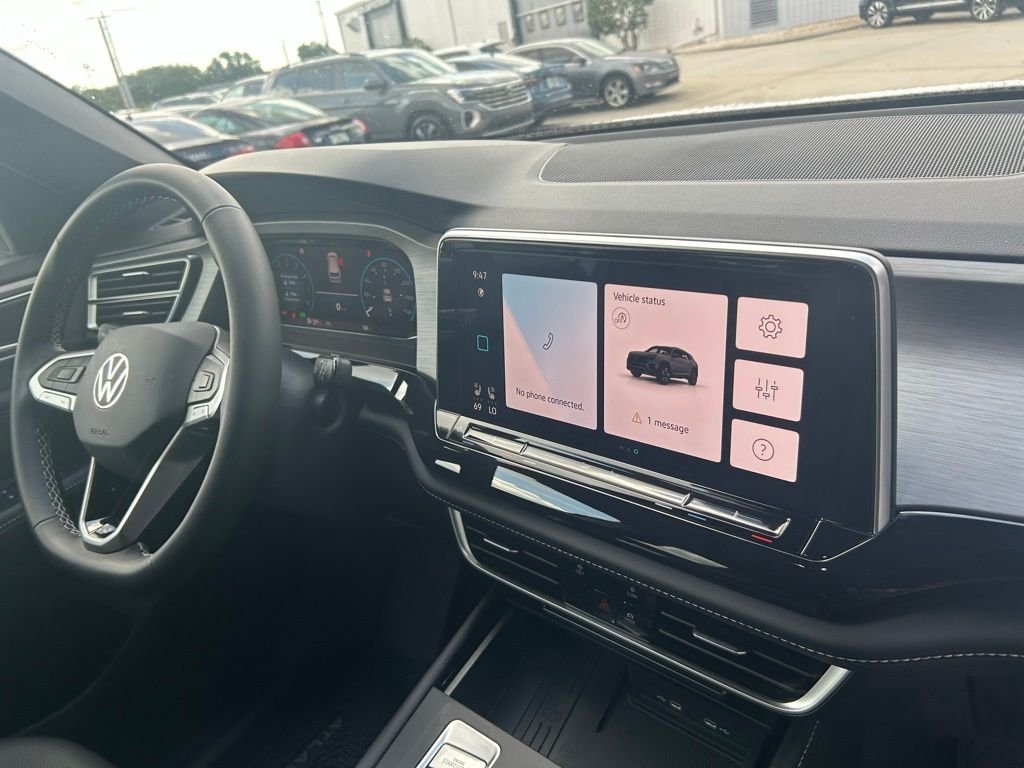 New 2026 White/off-white Volkswagen 2.0T SE image 35