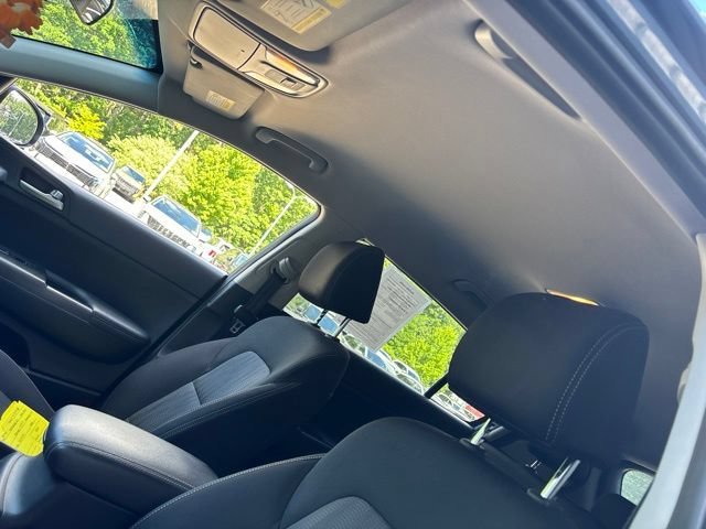 Used 2021 Pacific Blue Kia LX image 16