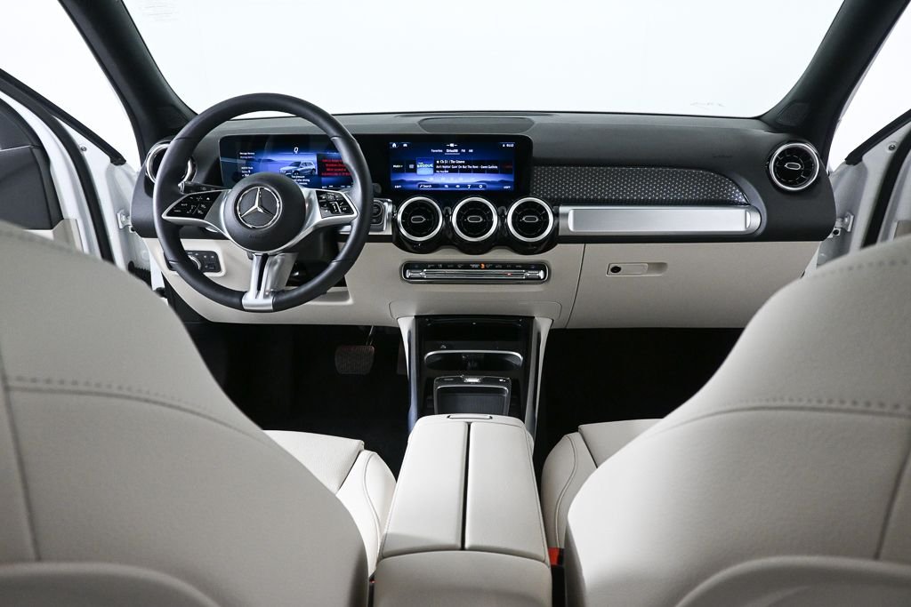 Used 2026 White Mercedes-Benz GLB 250 image 17