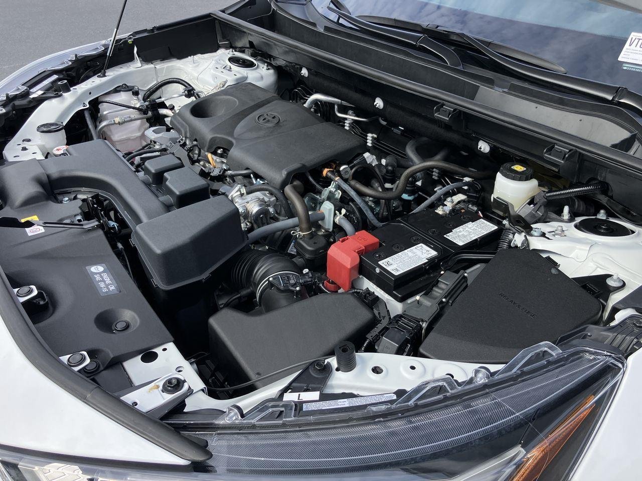 Used 2025 White (Ice Cap) Toyota LE image 33