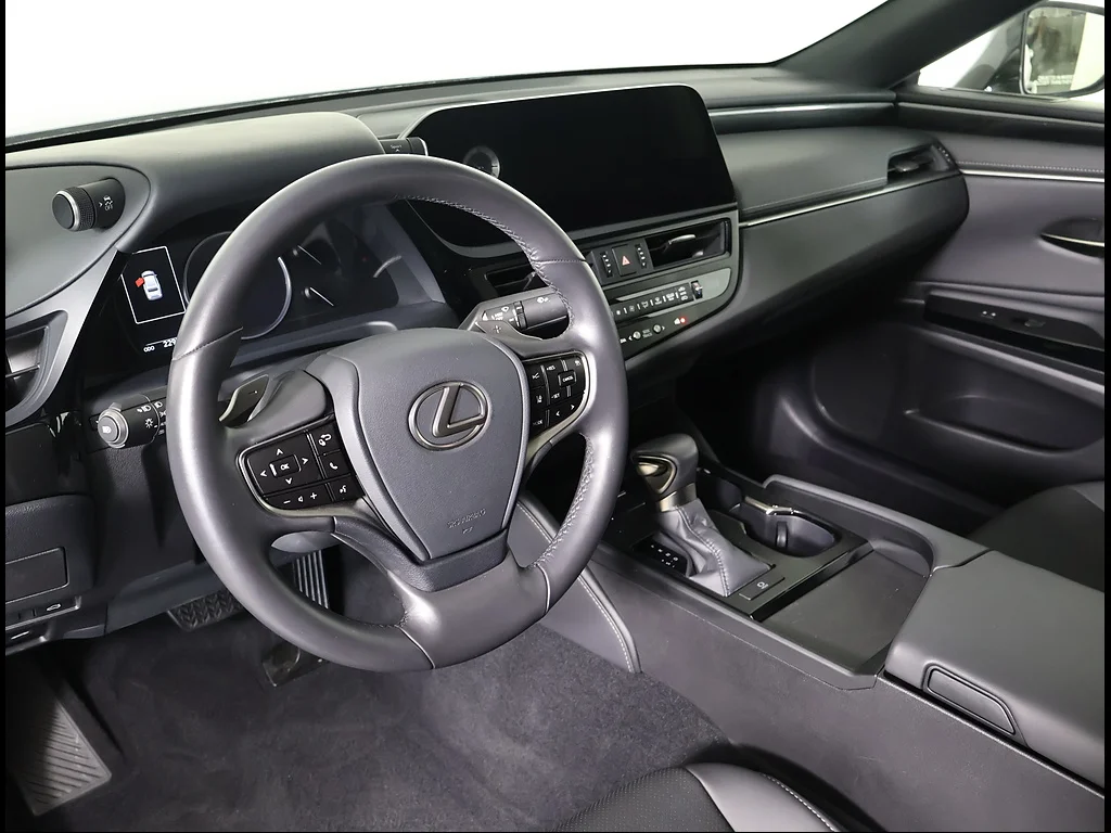 2025 Lexus ES 350 - Photo 6