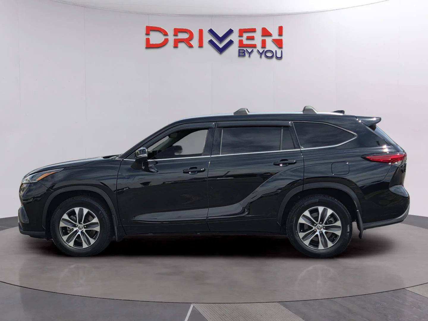 Used 2021 Midnight Black Metallic Toyota XLE image 2