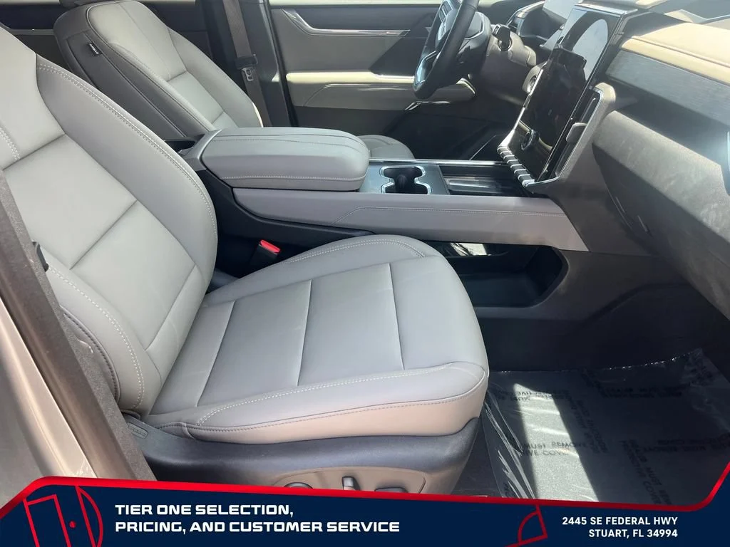 New 2026 Sterling Metallic GMC Elevation image 20