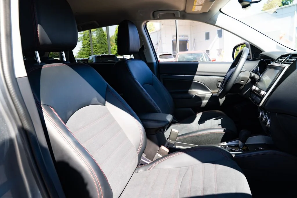 Used 2026 Gray Mitsubishi 2.0 SE image 23