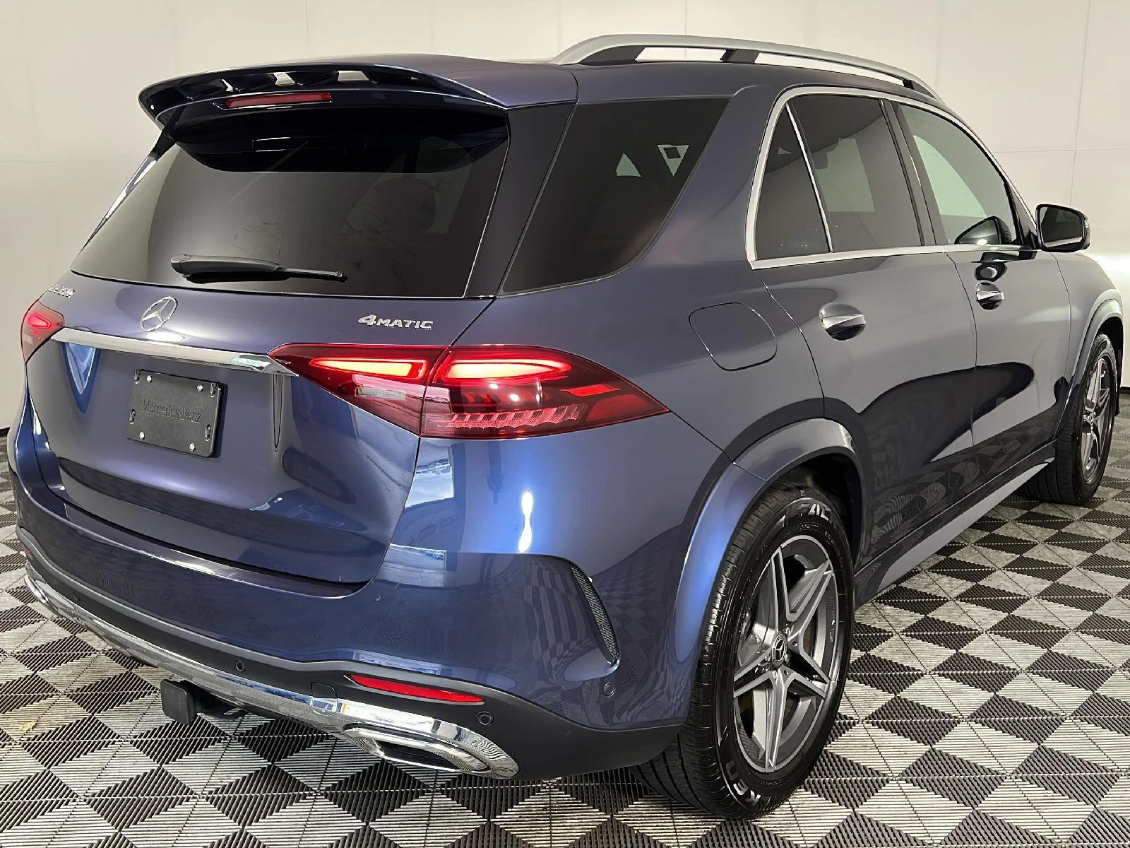 Used 2024 Twilight Blue Metallic Mercedes-Benz GLE 350 image 20
