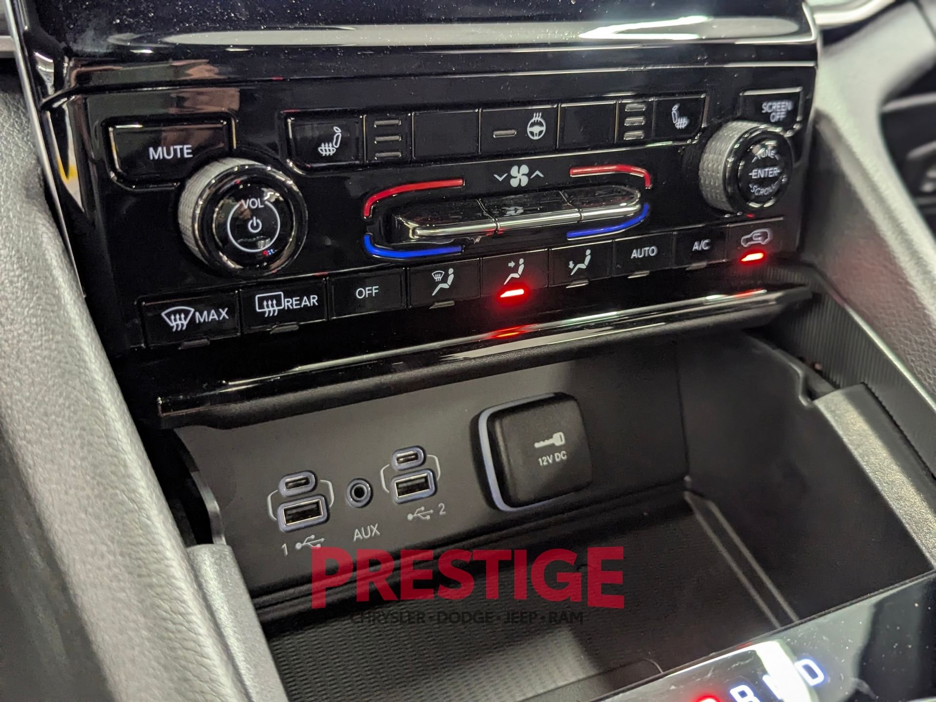 New 2026 Velvet Red Pearl-Coat Exterior Paint Jeep Laredo image 18