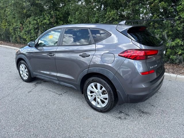 Used 2020 Gray Hyundai SE image 3