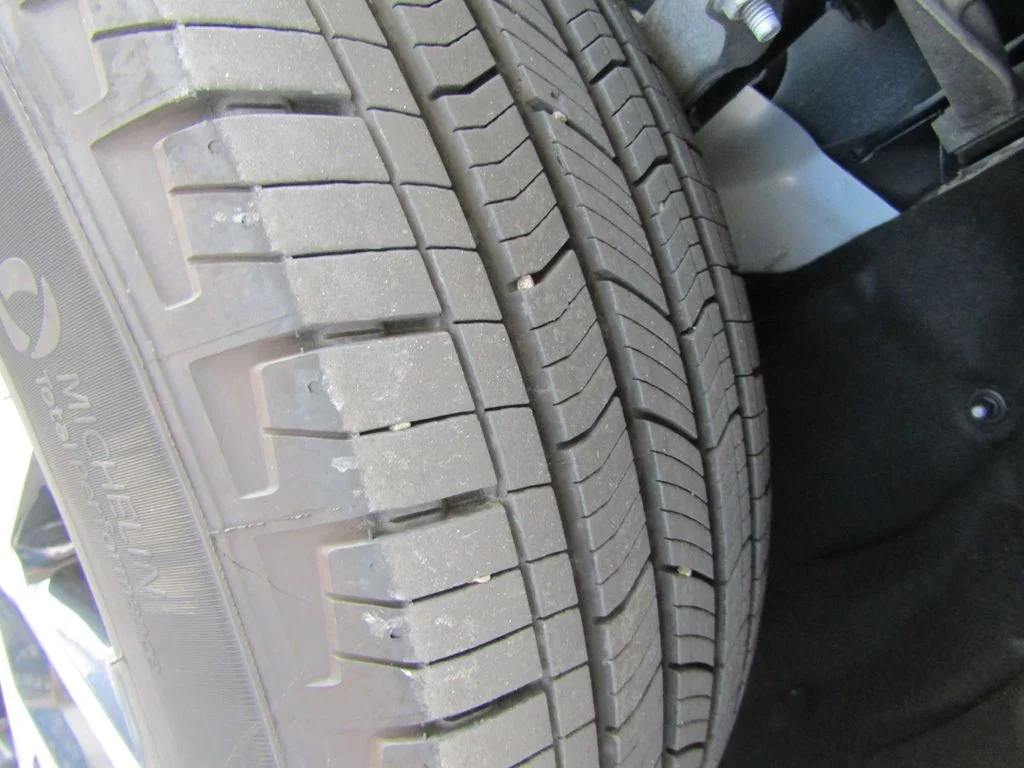 Used 2023 Silver Jeep Limited image 32