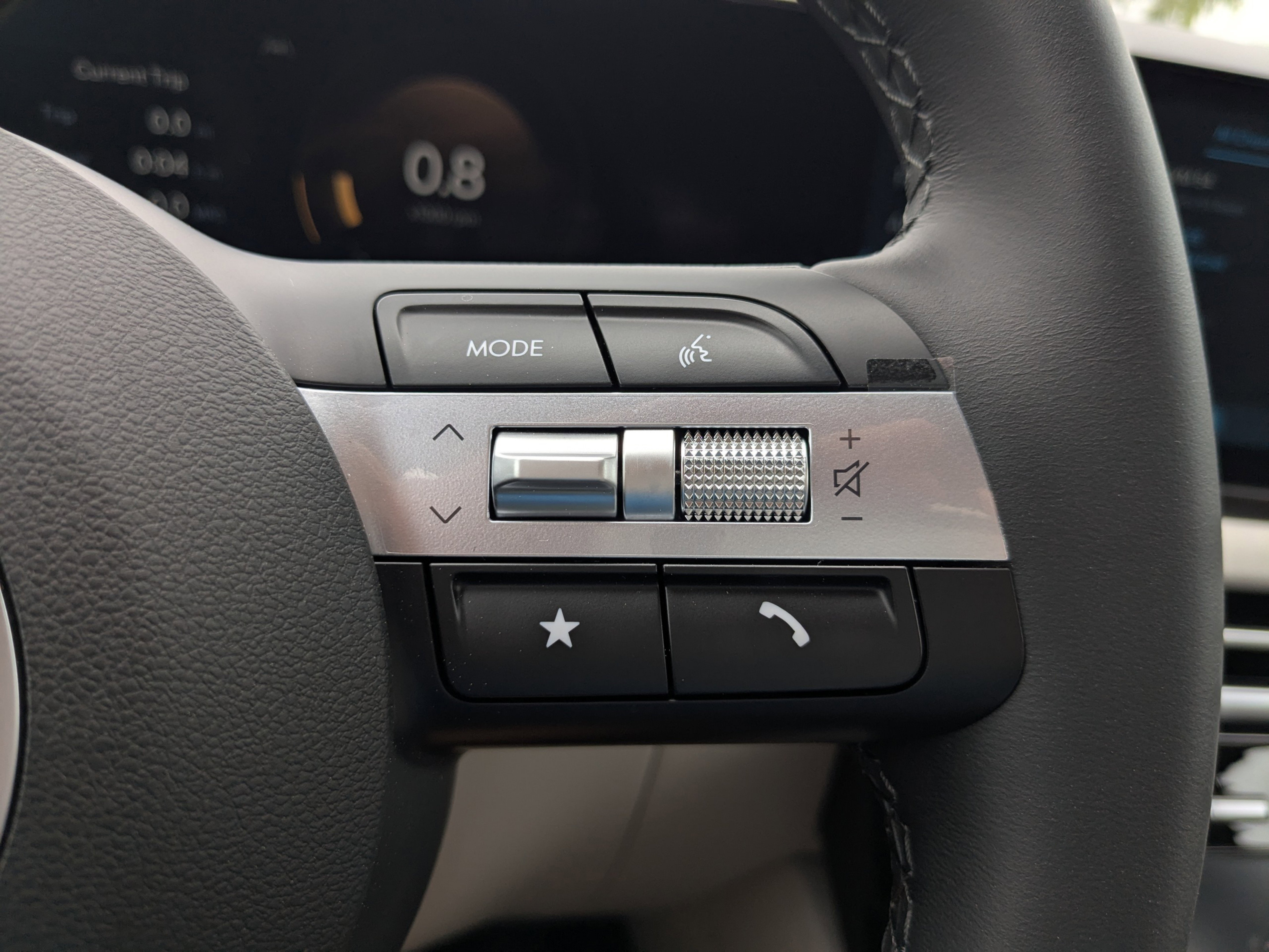 New 2025 Rockwood Green Hyundai SEL Convenience FWD image 22
