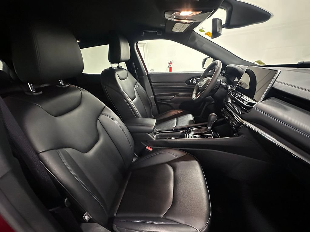 Used 2026 Red Jeep Limited Altitude image 27