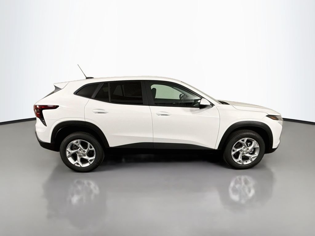 2026 Chevrolet Trax LS - Photo 8