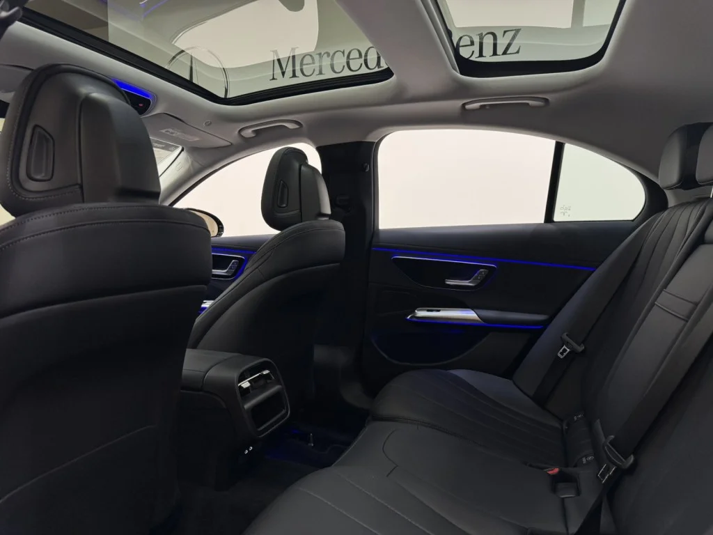 2025 Mercedes-Benz E-Class E350 - Photo 13