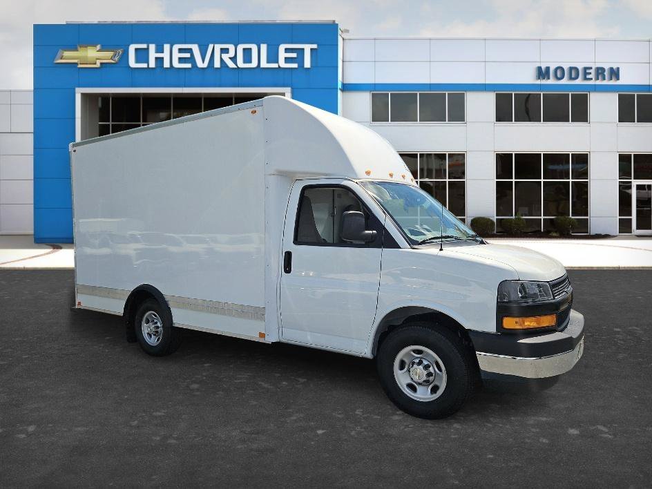 New 2024 Summit White Chevrolet 1WT image 6