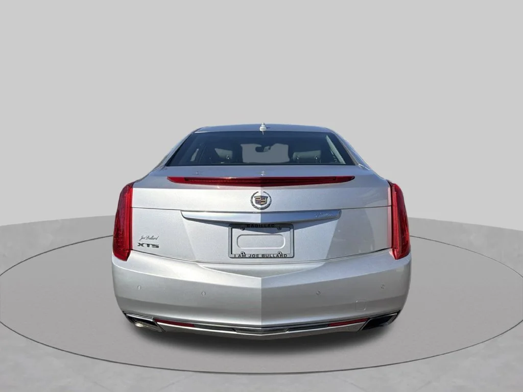 Used 2013 Radiant Silver Metallic Cadillac Luxury image 7