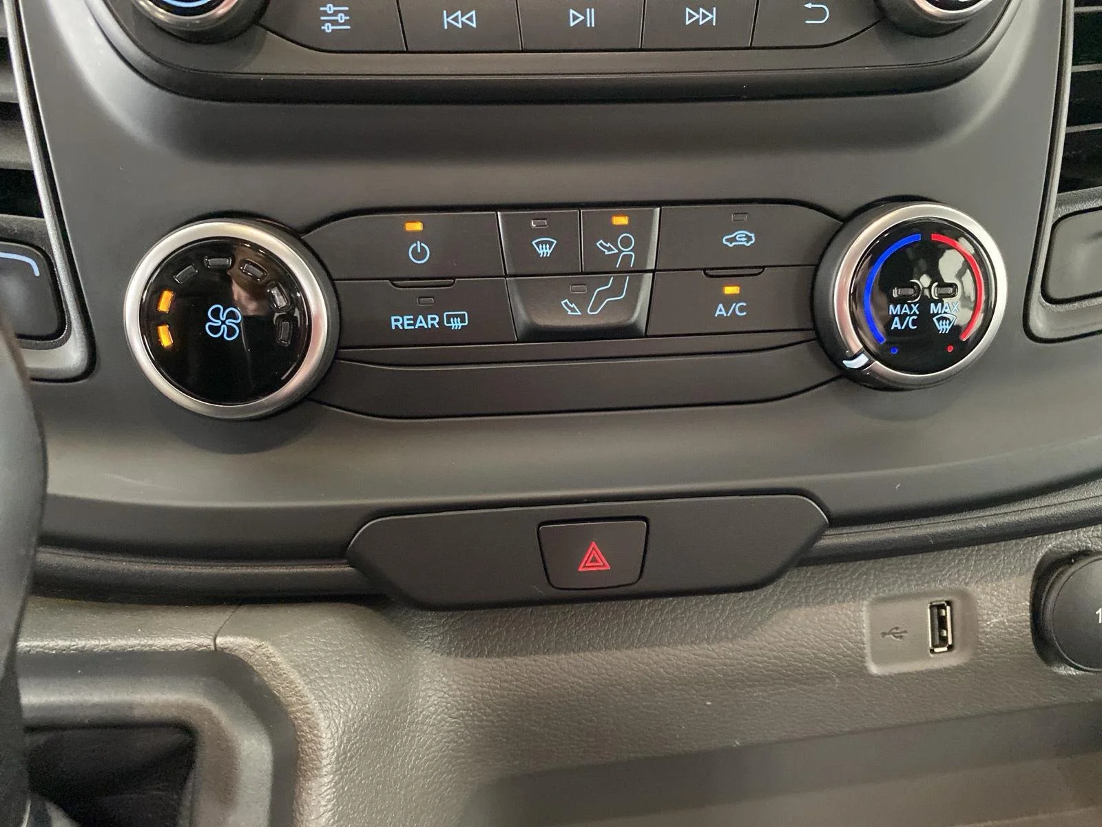 Used 2025 Oxford White Ford Base image 19