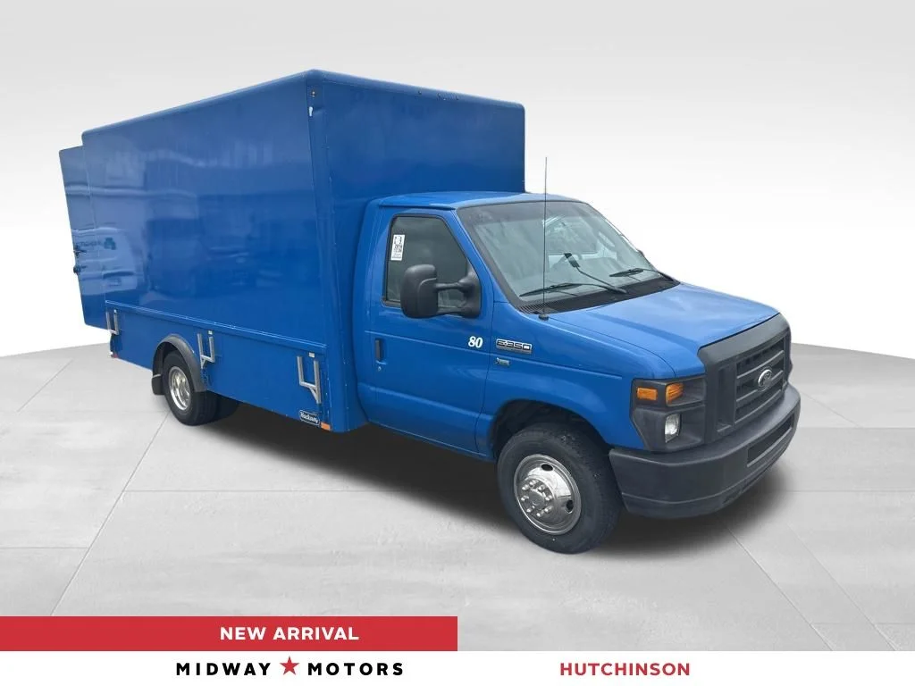 2016 Ford E-Series DRW E-350 Super Duty 138 in WB's photo