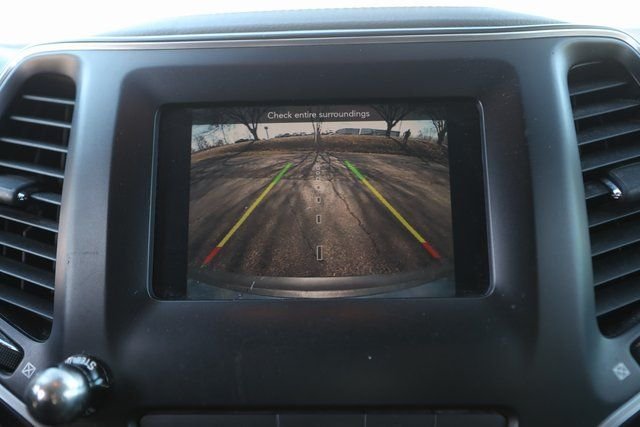 Used 2021 Slate Blue Pearlcoat Jeep Latitude image 12