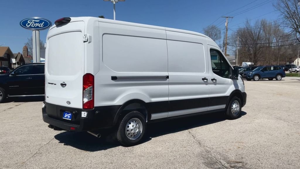 New 2026 Oxford White Ford Cargo Van image 4