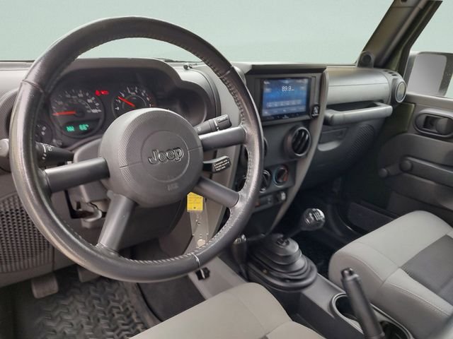 Used 2008 Green Jeep X image 9