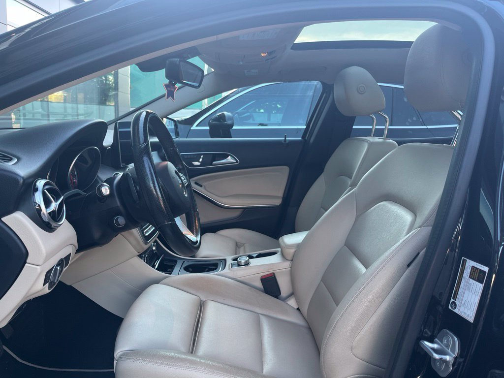 Used 2018 Black Mercedes-Benz GLA 250 image 8