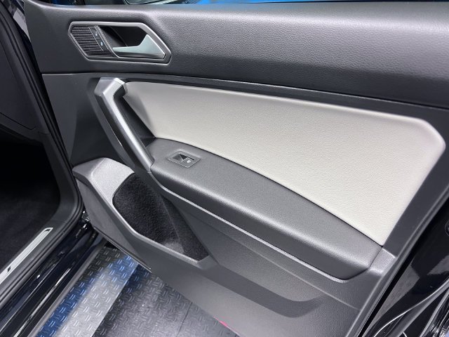 2021 Tiguan 2.0T SE R-Line Black Black · photo 12