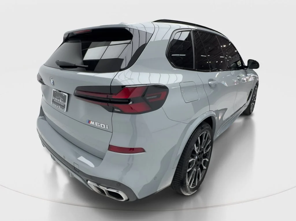 Used 2025 Gray BMW M60i image 7