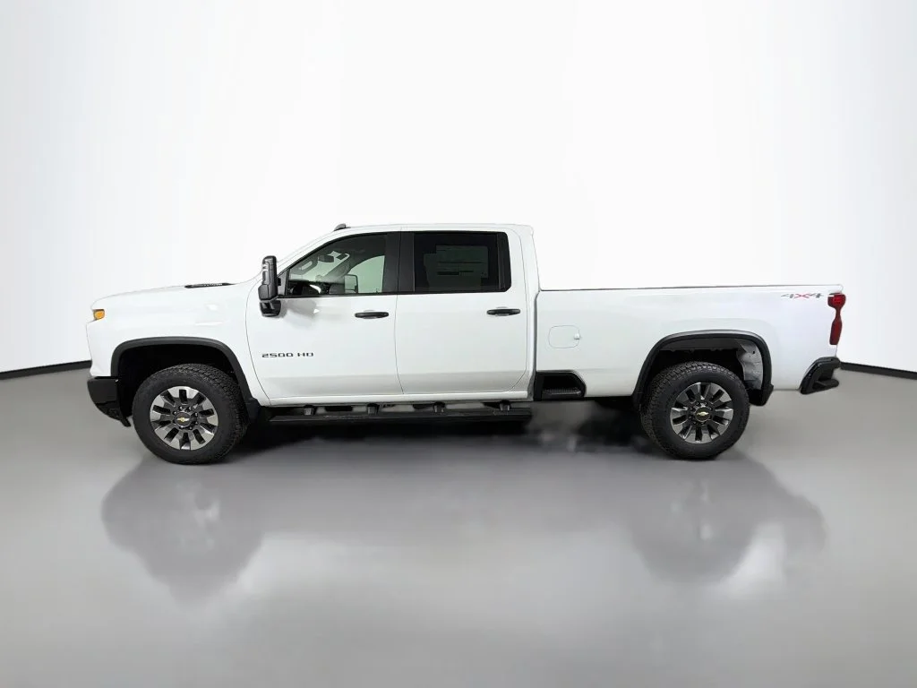 2026 Chevrolet Silverado 2500 HD Custom - Photo 9