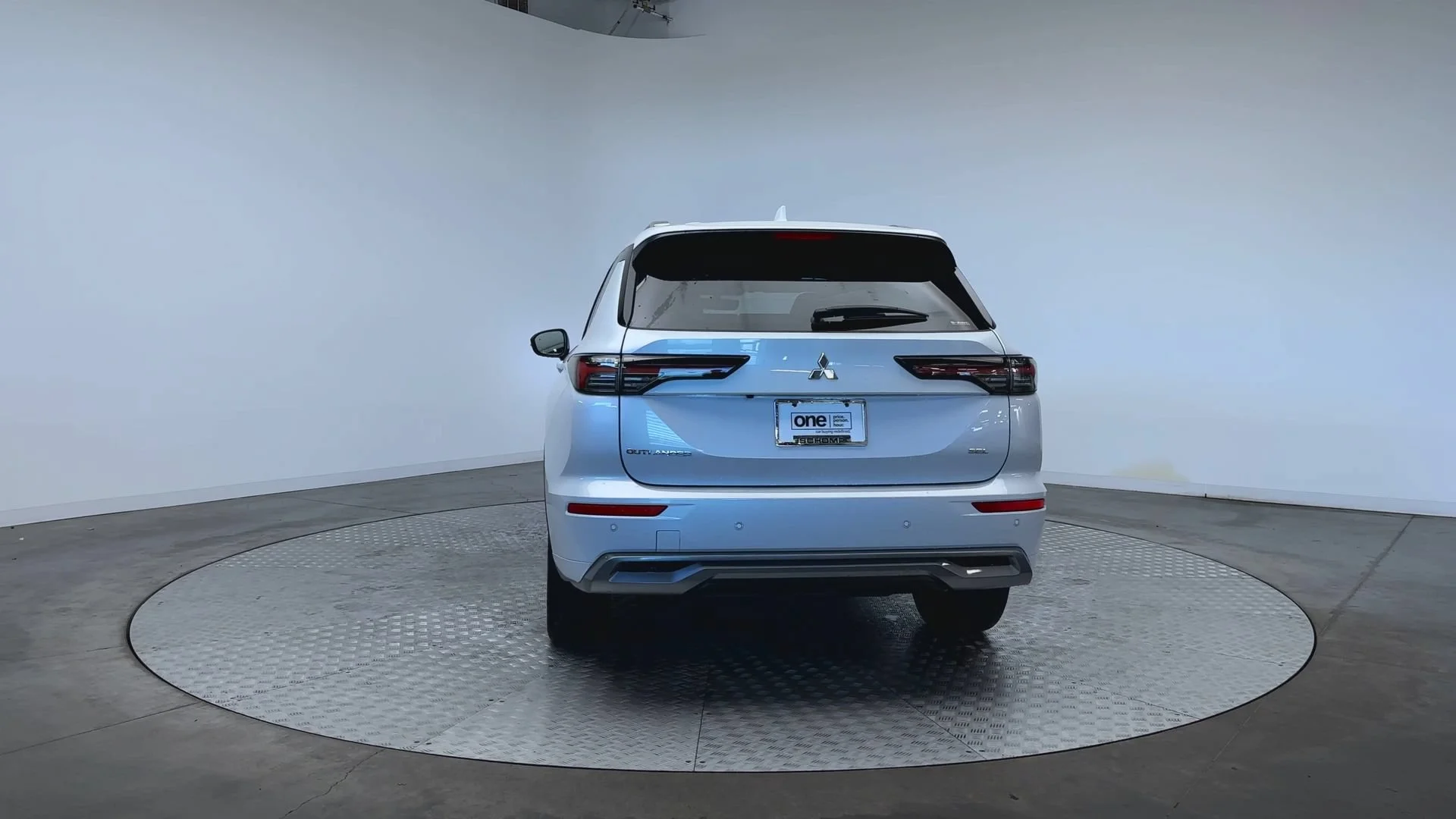 New 2026 White Diamond Mitsubishi SEL image 7