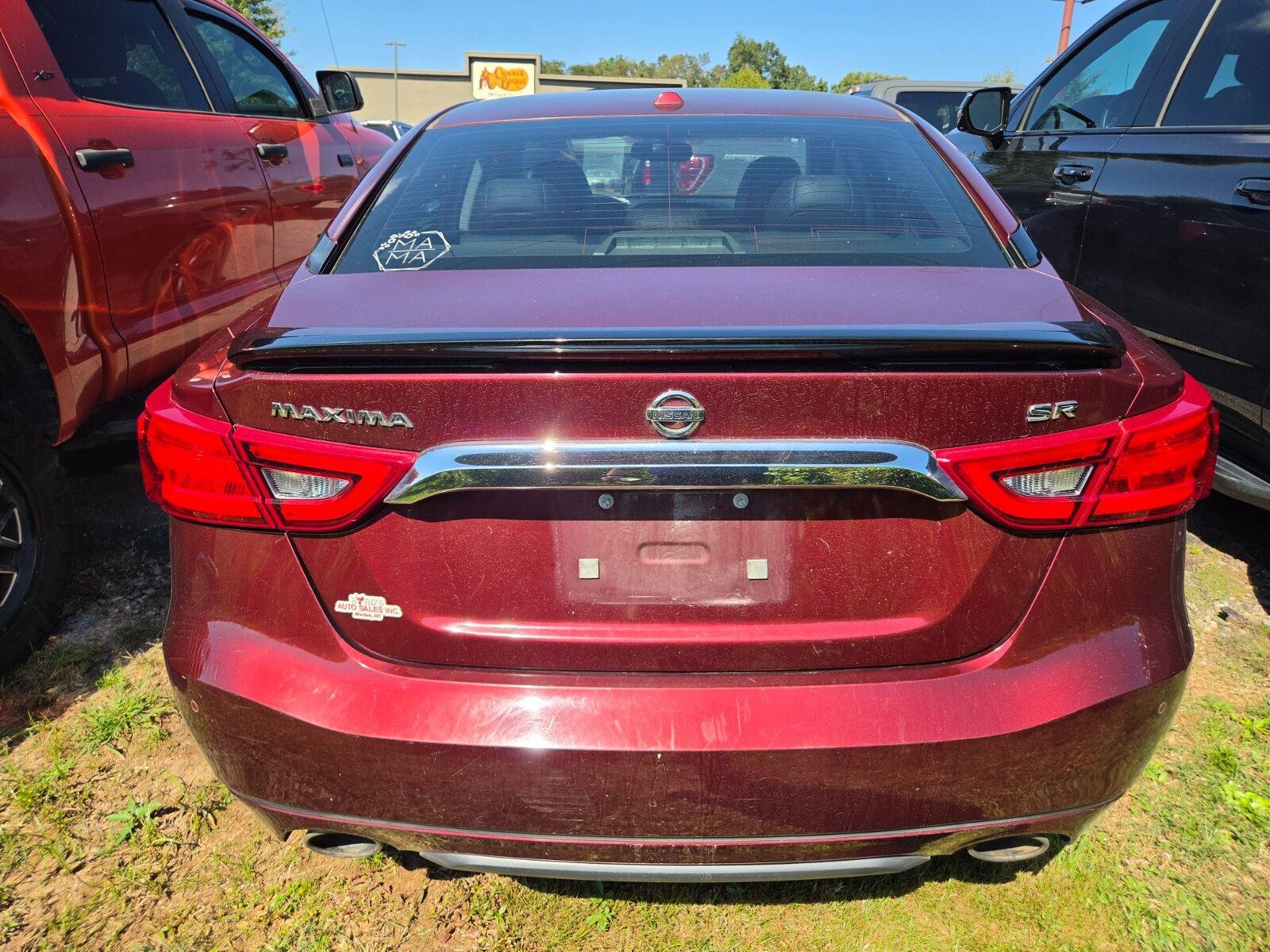 Used 2016 Red Nissan 3.5 SR image 6
