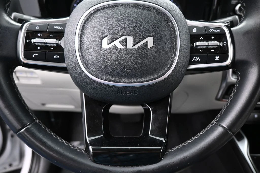 Used 2023 Glacial White Pearl Kia EX image 33