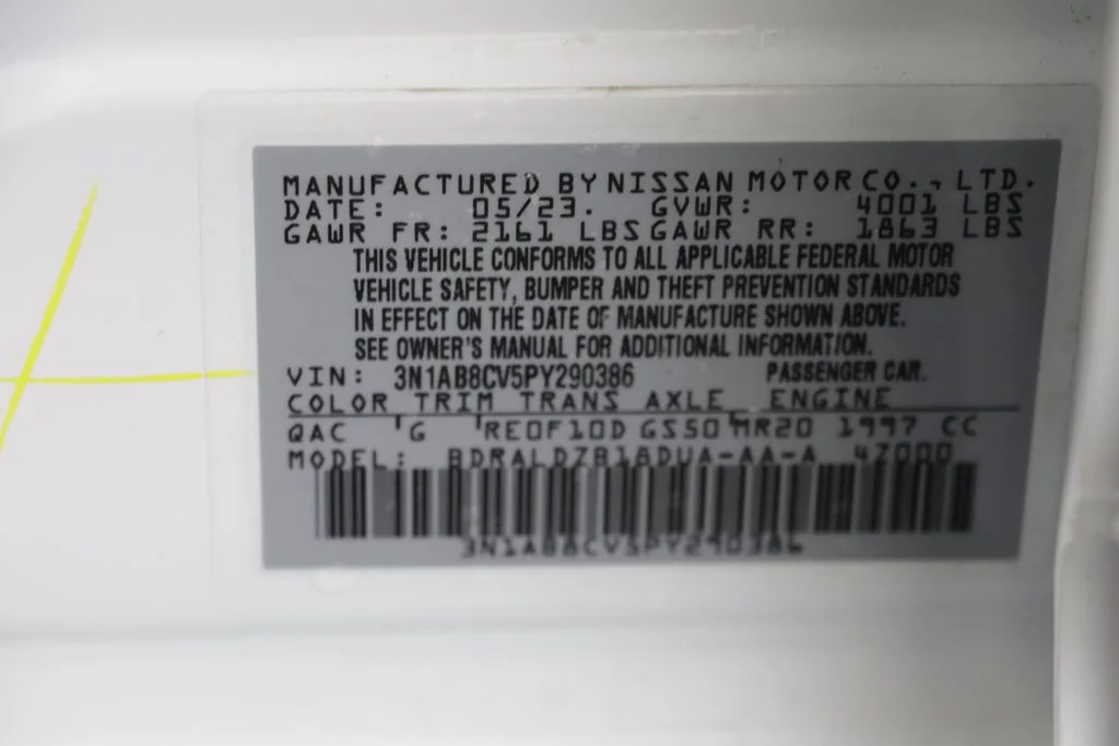Used 2023 Aspen White Tricoat Nissan SV image 23
