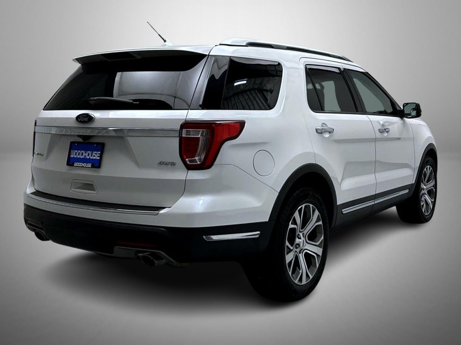Used 2019 White Ford Limited image 5
