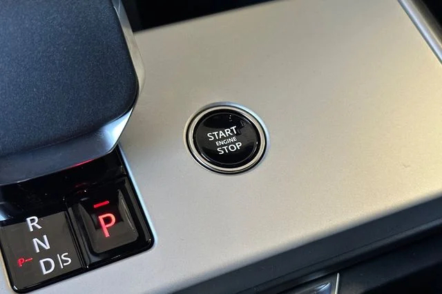 New 2026 Santorini Black Land Rover SE image 22