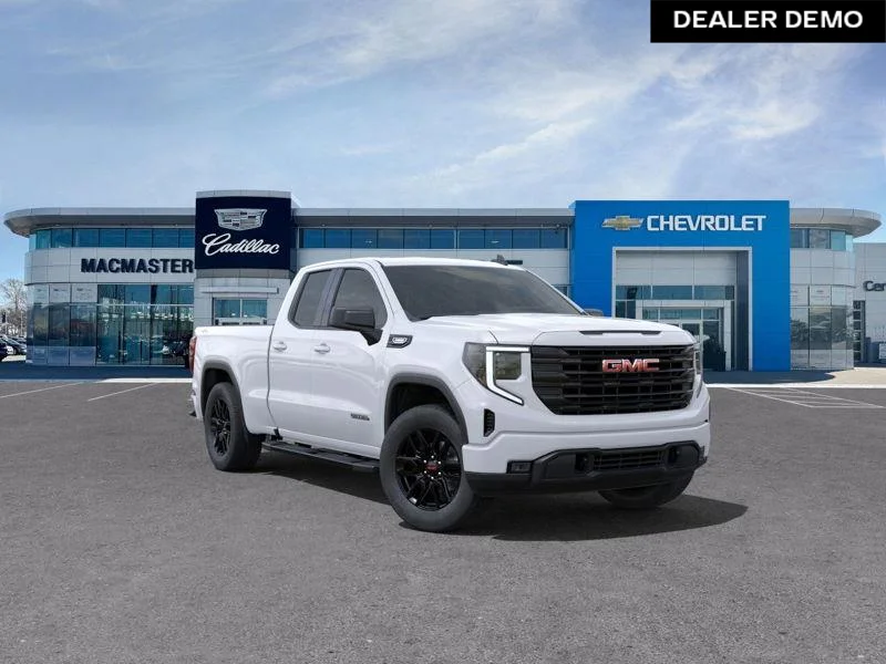 Used 2025  GMC Elevation image 1