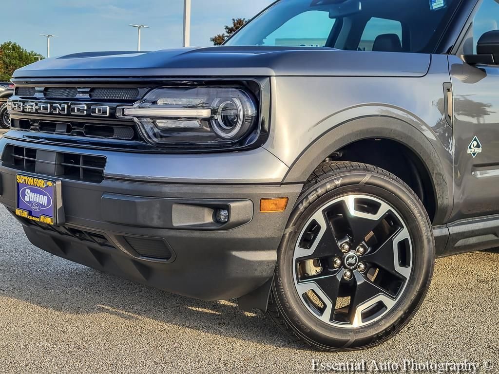 Used 2022 Gray Metallic Ford Outer Banks image 3