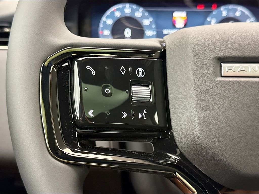 New 2026 Arroios Grey Metallic Land Rover S image 12