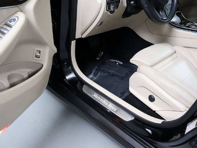 Used 2017 Black Mercedes-Benz GLC 300 image 26