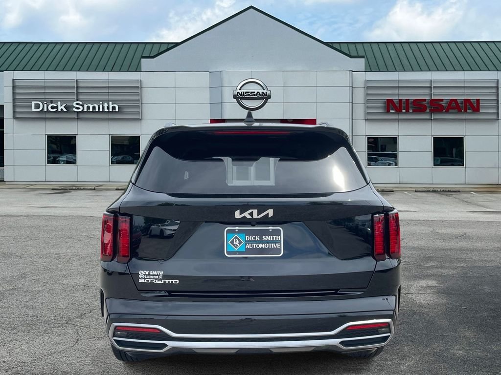 Used 2023 Black Kia EX image 5