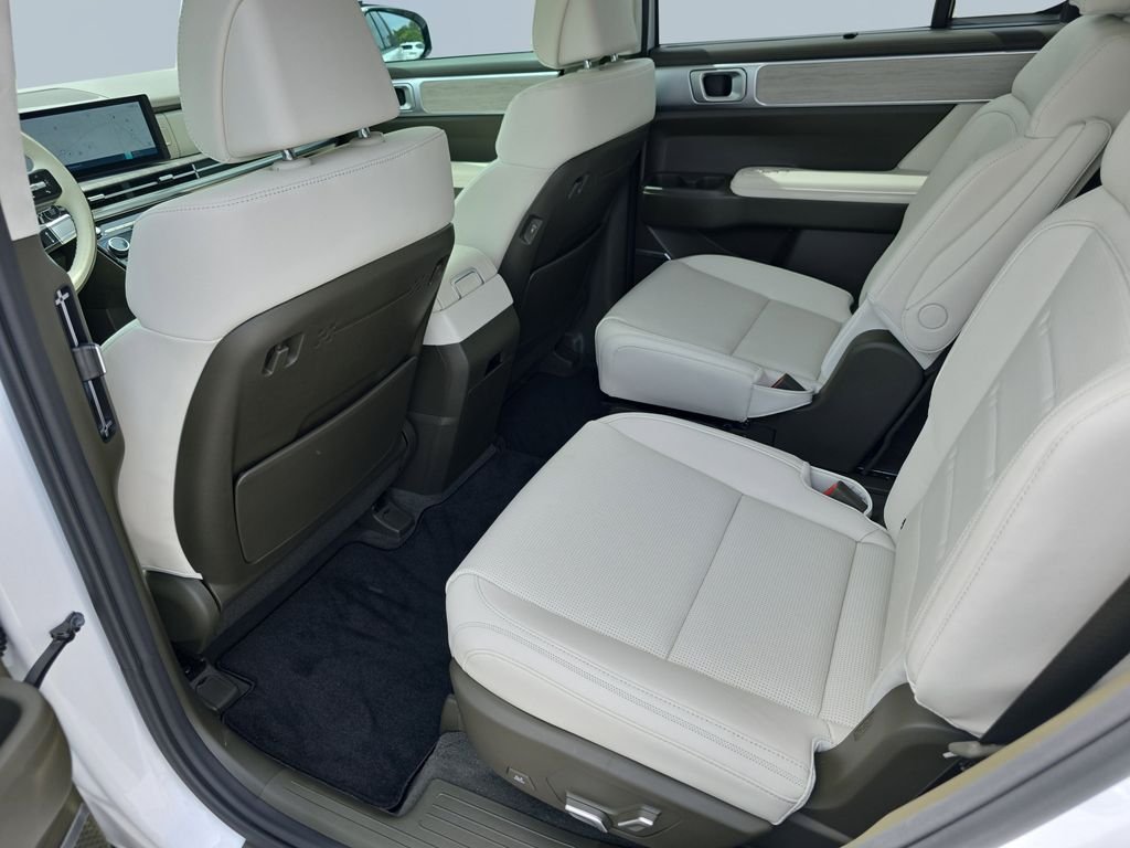 Used 2025 Serenity White Hyundai Calligraphy image 30
