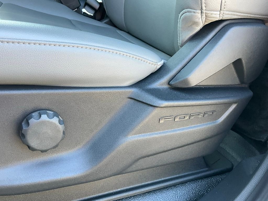 2024 Ford F-350 Super Duty Chassis Cab XL - Photo 37