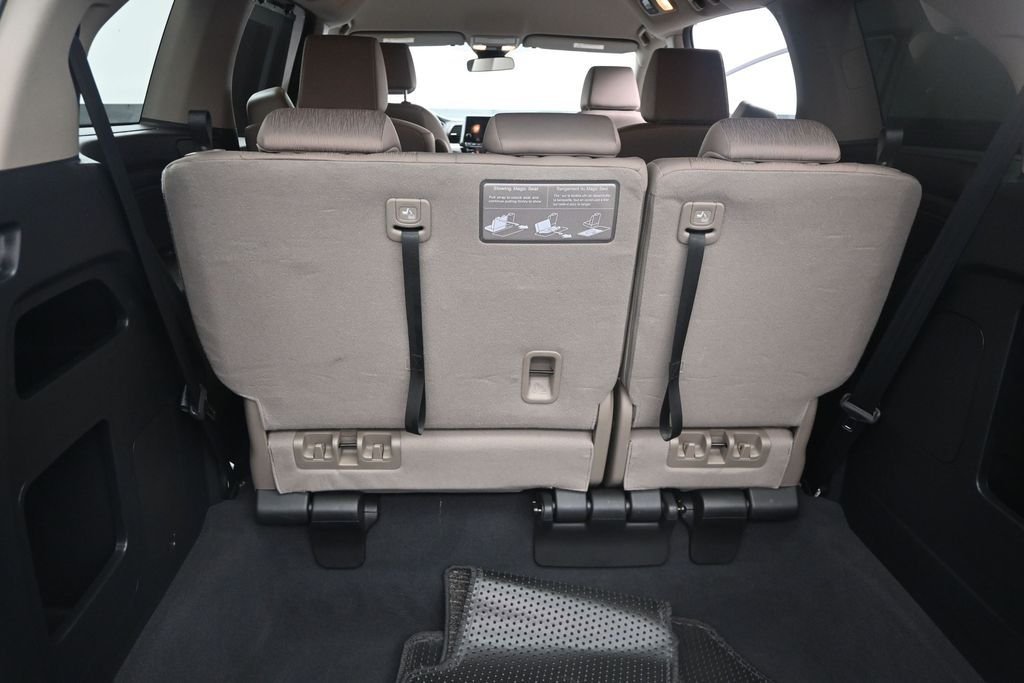 Used 2022  Honda EX image 14