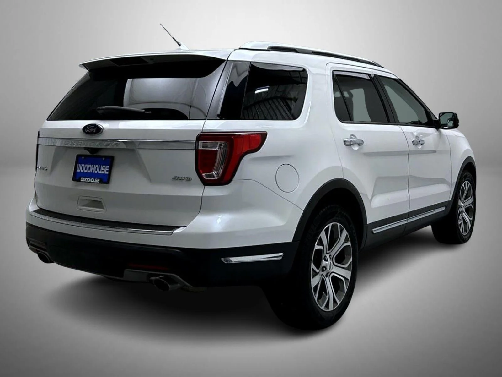 Used 2019 White Ford Limited image 5