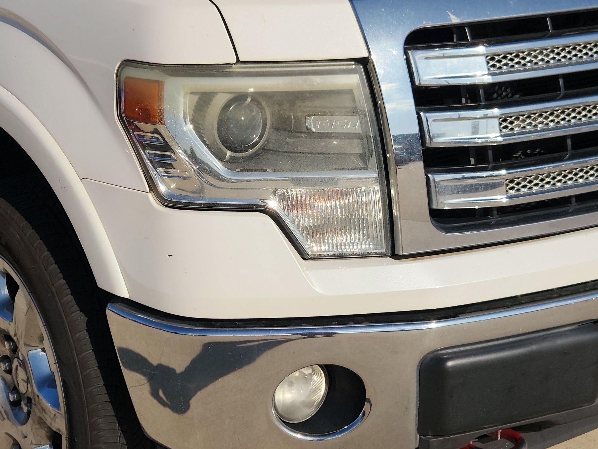 Used 2013 White Platinum Metallic Tri-Coat Ford Lariat image 10