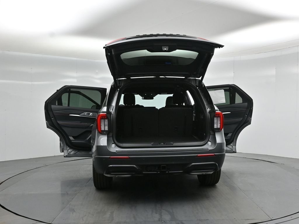 New 2026 Carbonized Gray Metallic Ford ST-Line image 32