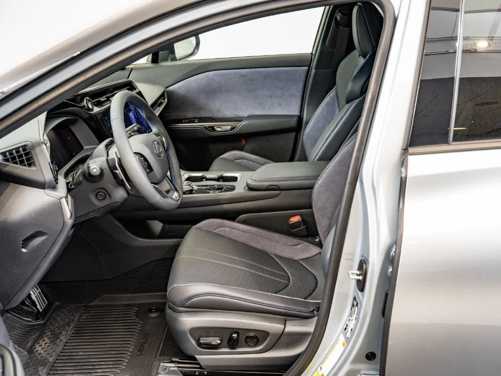 New 2026 Onyx Black Lexus 550e F Sport image 21