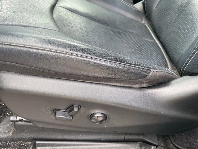 Used 2020 Black Chrysler Launch Edition image 7