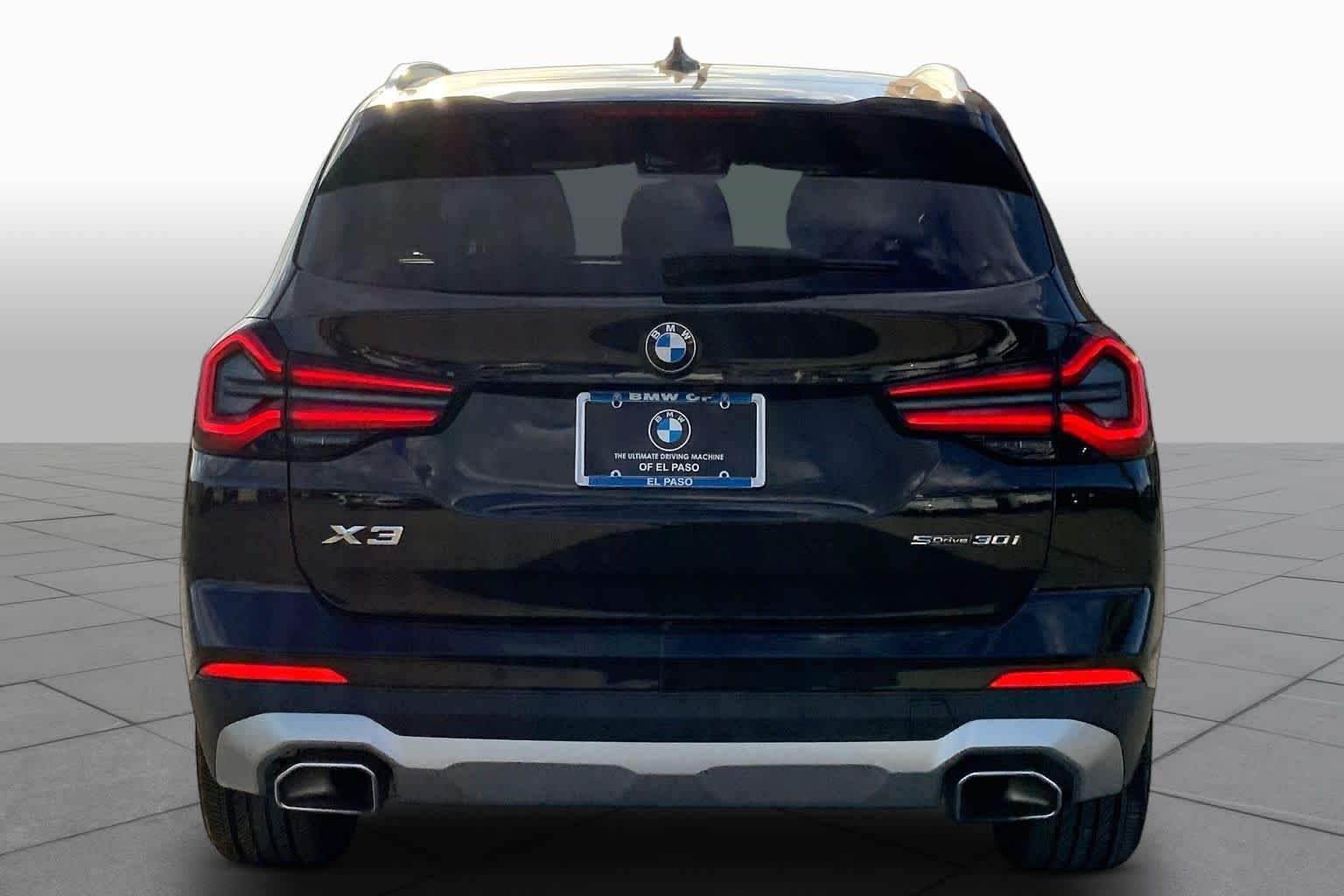 Used 2022 Jet Black BMW sDrive30i image 4