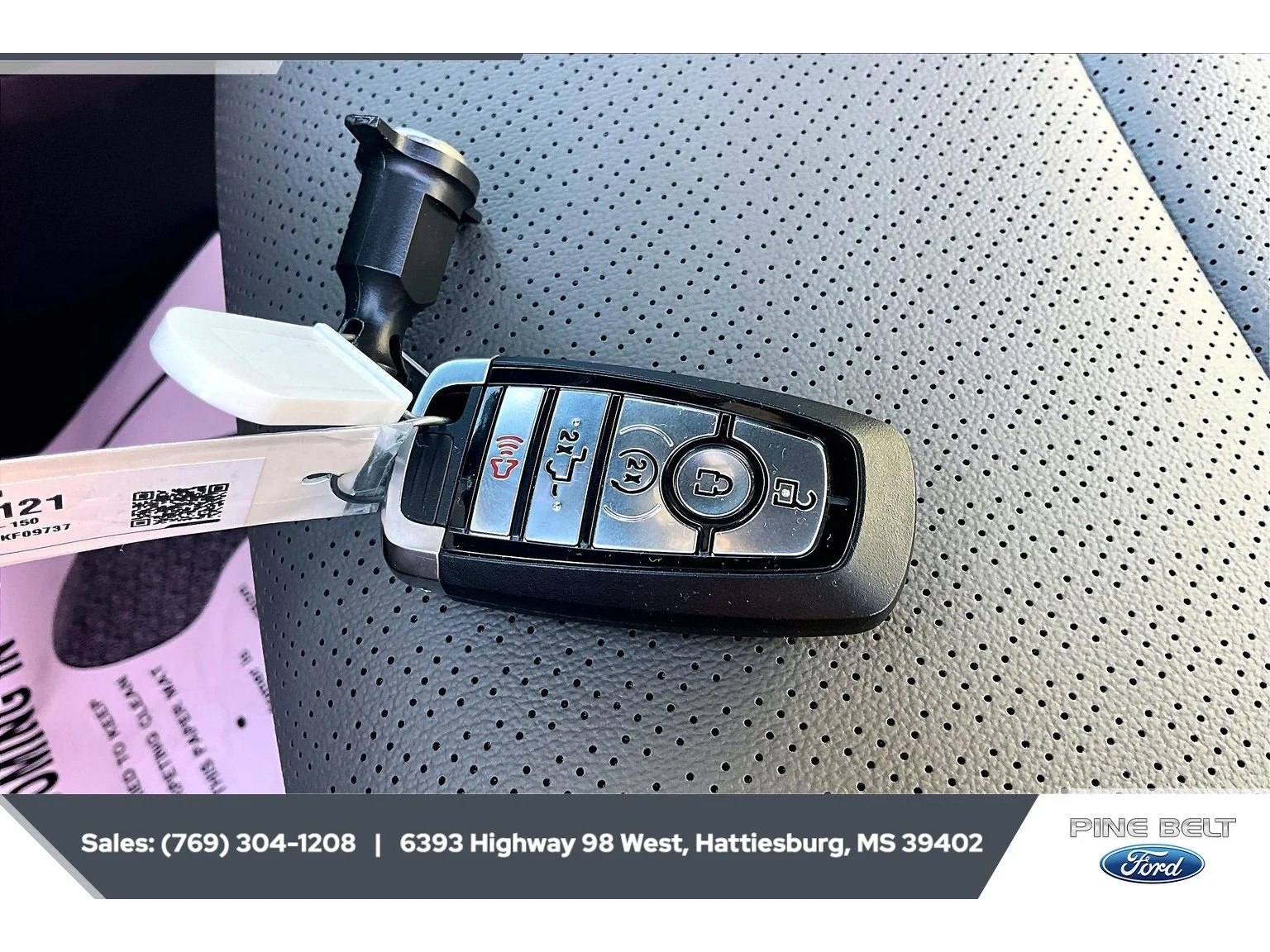 New 2026 Iconic Silver Metallic Ford Lariat® image 9
