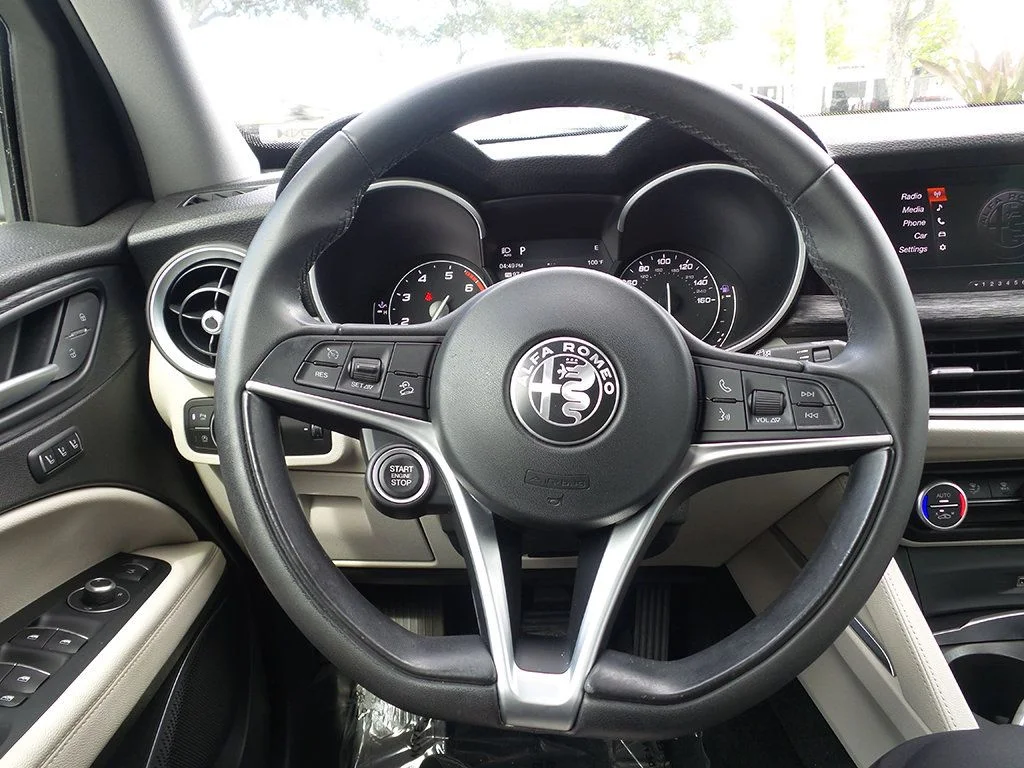Used 2019 Black Alfa Romeo Base image 31